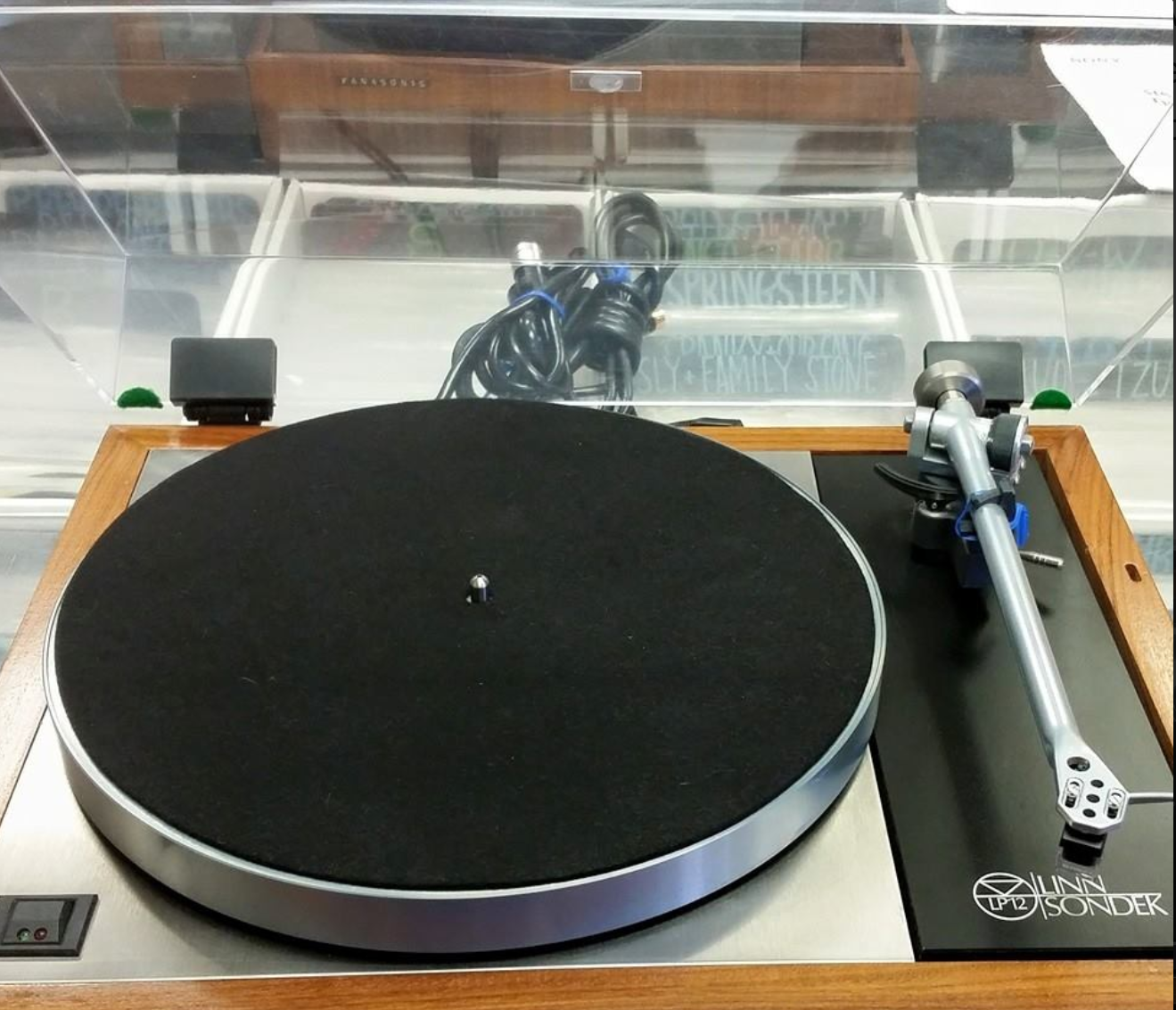 Stereo-Audio-Equipment-record-player-gerosa-records-brookfield-ct